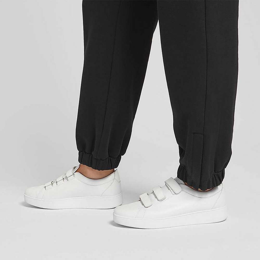 Black Women's Fitflop BASIC THREADS Jogger Jogger | DT2379018