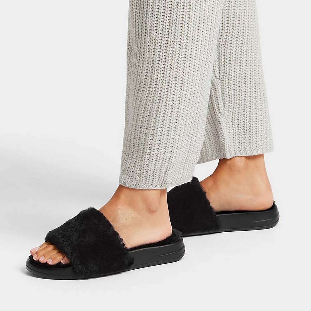 Black Women's Fitflop IQUSHION Shearling Slippers | MJ6357204