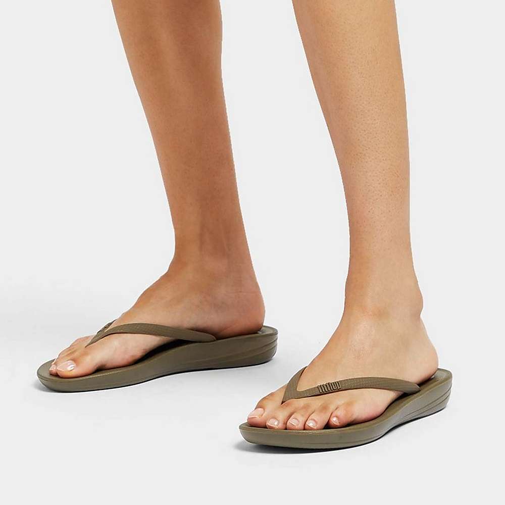 Olive Women's Fitflop IQUSHION Ergonomic Flip Flops | VY3809542